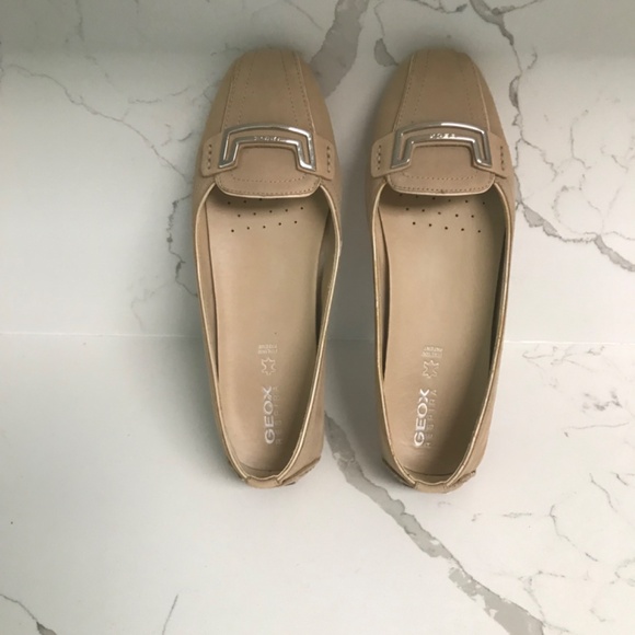 Women’s Geox Driving Loafer Euro 36 Beige /Tan - Picture 3 of 8